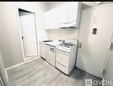 Main picture of 34 E 7th St
