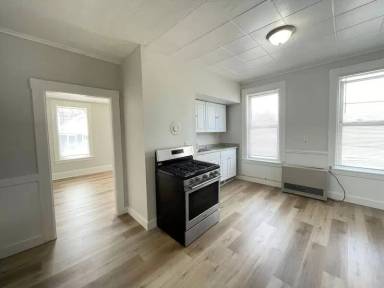 Main picture of 57 Cleveland St