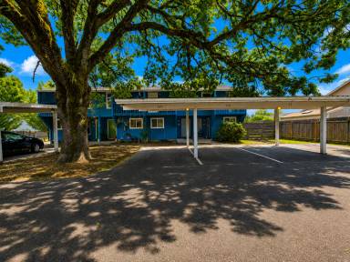 Main picture of 3161 N Shore Dr SE