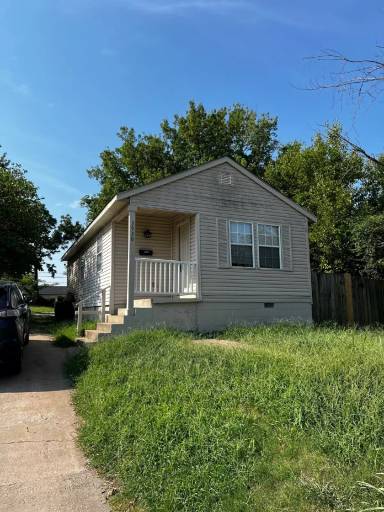 Main picture of 3930 E Archer St
