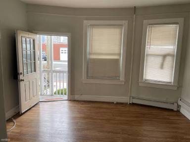 Main picture of 154 Myrtle Ave