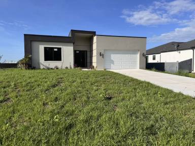 Main picture of 4012 NW 22nd Ter