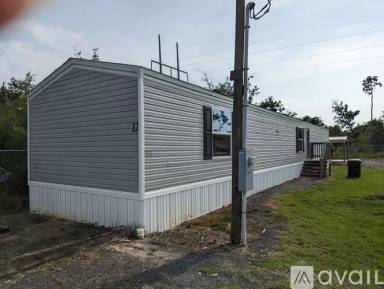Main picture of 1401 Transmitter Rd