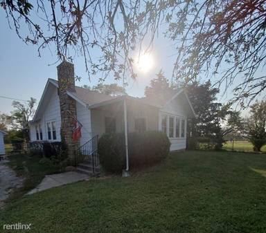 Main picture of 3037 SE 53rd St
