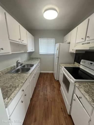 Main picture of 202 E Tiffany Dr
