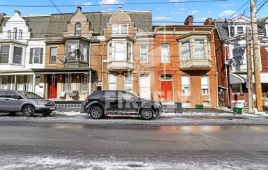 Main picture of 487 W King St