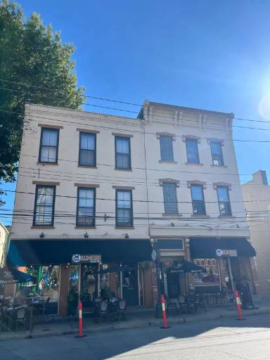 Main picture of 320 Greenup St