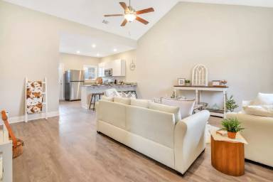 Main picture of Waybill Circle Apartments