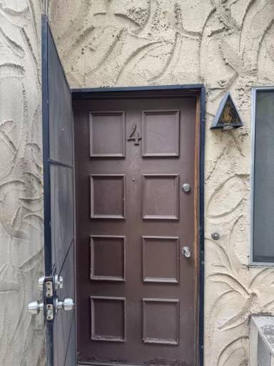 Main picture of 789 N Mollison Ave