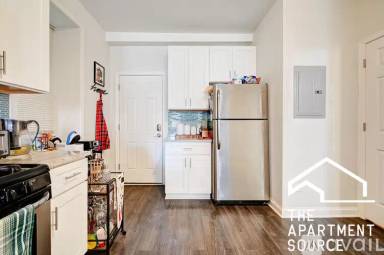 Main picture of 1300 N Greenview Ave