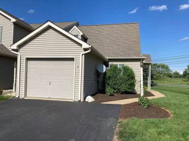 Main picture of 90 Pebble Creek Dr