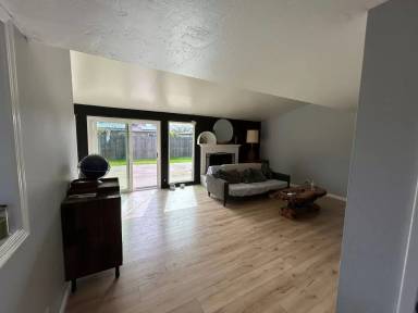 Main picture of 2109 E Lemmon Way