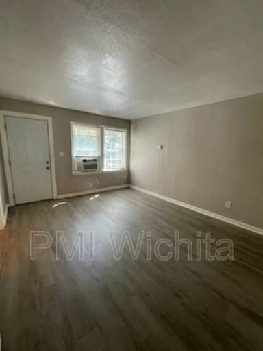 Main picture of 1512 S Pattie St
