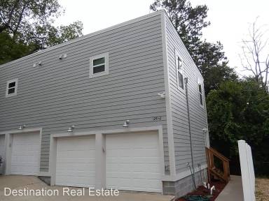 Main picture of 1233 N Bronough St