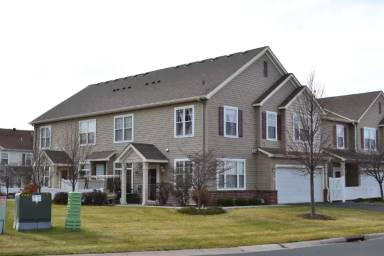 Main picture of 5070 Holly Ln N