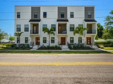 Main picture of 3038 W Napoleon Ave