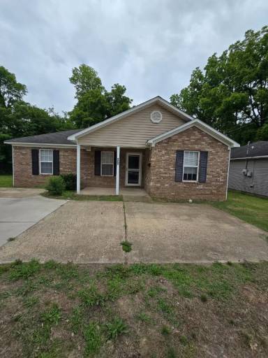 Main picture of 216 Simms St