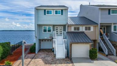 Main picture of 326 Scenic Point Ln