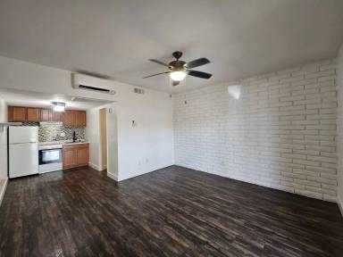 Main picture of Hampton Court Apartments