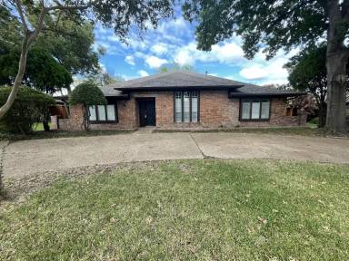 Main picture of 2209 Vickers Dr