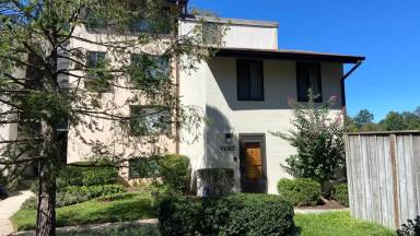 Main picture of 10083 Windstream Dr