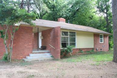Main picture of 547 E Woodlawn Rd