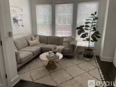 Main picture of 1300 DeKalb Ave NE