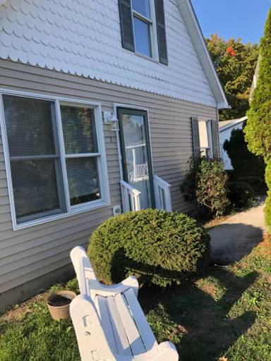 Main picture of 2 Murray Ave