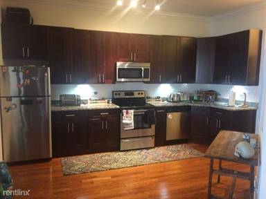 Main picture of 5715 N Kenmore Ave