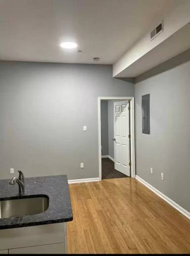 Main picture of 2335 N Park Ave