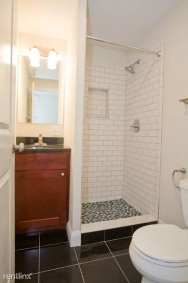 Main picture of 839 Parker St