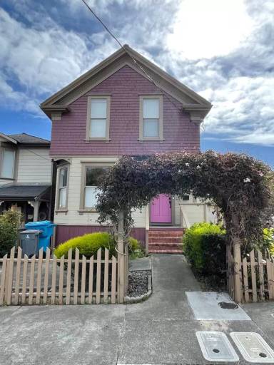 Main picture of 2121 C St