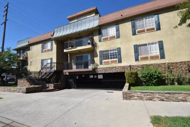 Main picture of 6401 Riverton Ave