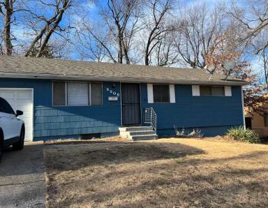 Main picture of 8506 Crystal Ave