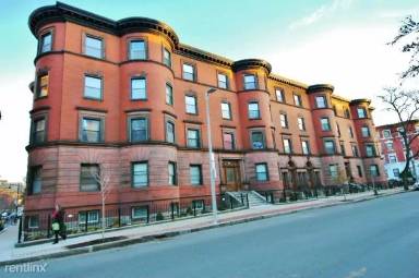 Main picture of 114 Hemenway St