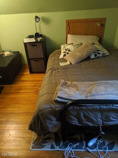 Main picture of 823 Howell St N
