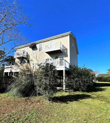Main picture of 164A Twin Oaks Dr