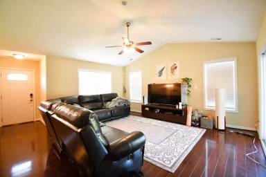 Main picture of 214 Cross Creek Dr