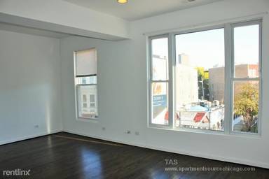 Main picture of 3328 N Clark St