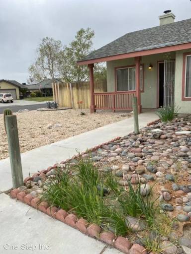 Main picture of 42999 Berkley Ave