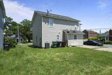Main picture of 4601 Willard St