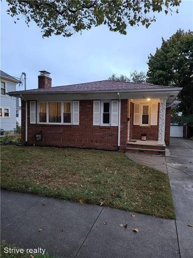 Main picture of 43 Huxley Ave