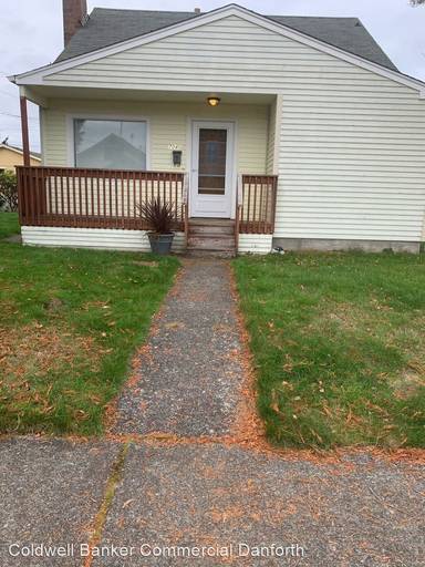 Main picture of 7040 S Montgomery St
