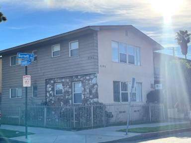 Main picture of 2395 Locust Ave