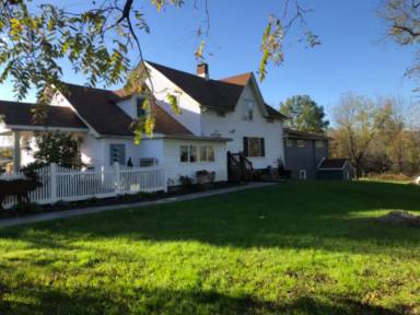 Main picture of 271 Stone Schoolhouse Rd