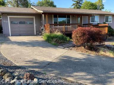 Main picture of 1037 NE Dewey Dr