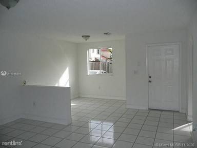 Main picture of 420 NW 114th Ave