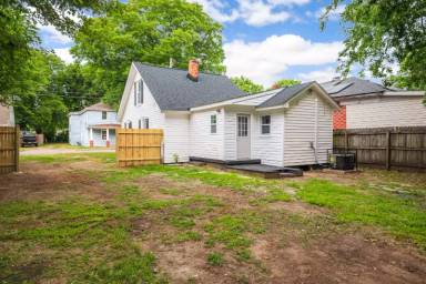 Main picture of 133 S 12th Ave