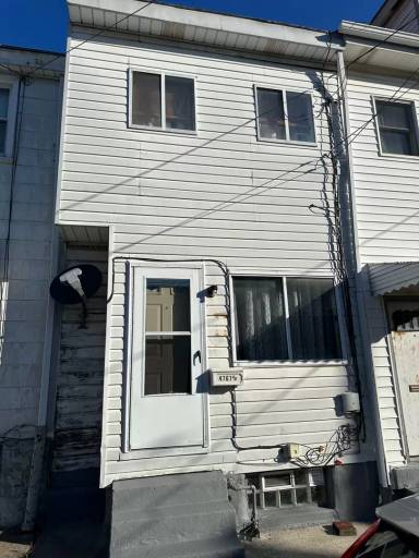 Main picture of 4767 1/2 Cypress St