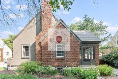 Main picture of 2800 W 49th St